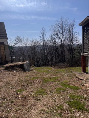 301 Fair Oaks St, Mckees Rocks, PA 15136