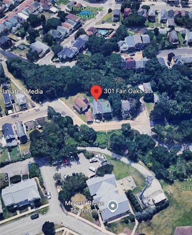 301 Fair Oaks St, Mckees Rocks, PA 15136