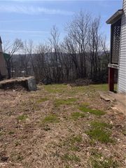 301 Fair Oaks St, Mckees Rocks, PA 15136