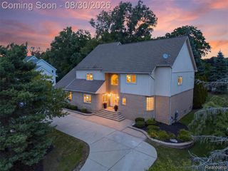 5593 Warrenshire Drive, West Bloomfield, MI 48322