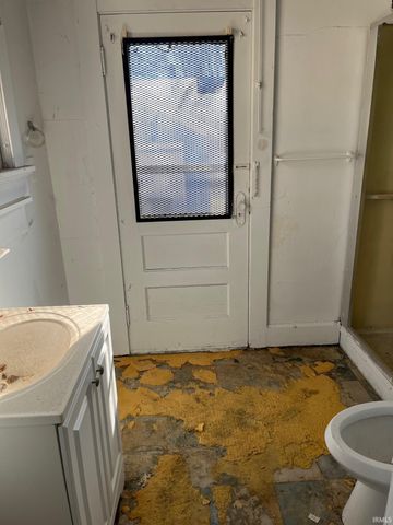 831 E Gum Street, Evansville, IN 47713