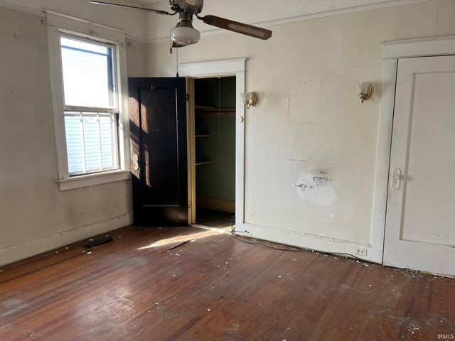 831 E Gum Street, Evansville, IN 47713