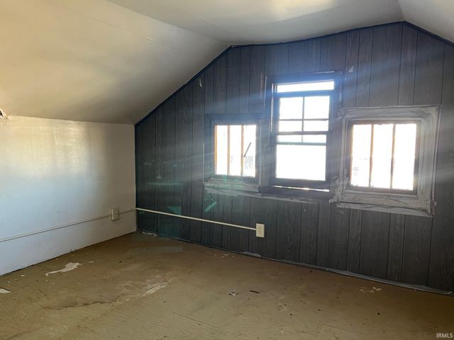 831 E Gum Street, Evansville, IN 47713