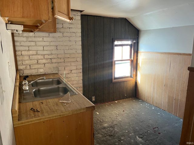 831 E Gum Street, Evansville, IN 47713