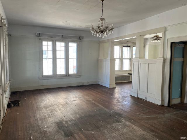 831 E Gum Street, Evansville, IN 47713