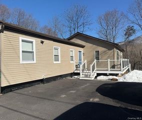 42 Wesley Avenue, Beacon, NY 12508