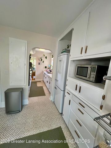 363 University Drive, East Lansing, MI 48823