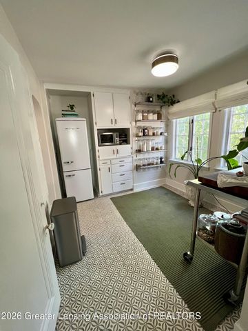 363 University Drive, East Lansing, MI 48823