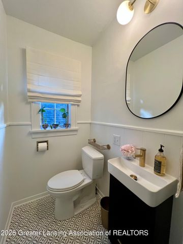363 University Drive, East Lansing, MI 48823