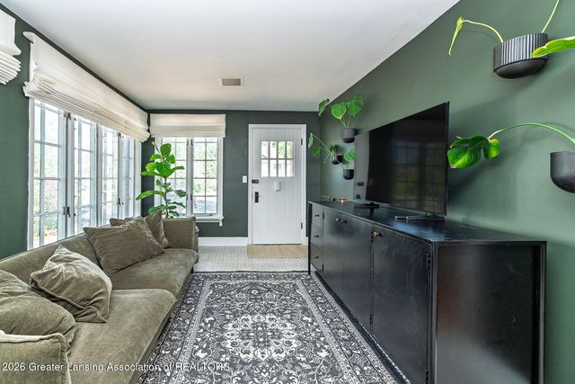 363 University Drive, East Lansing, MI 48823