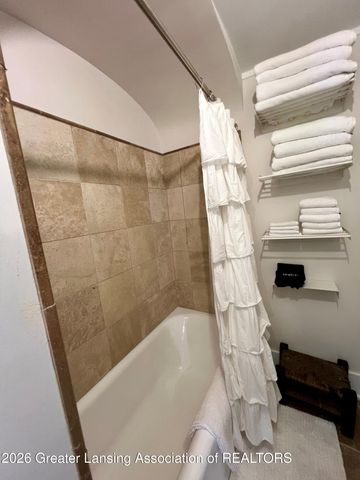 363 University Drive, East Lansing, MI 48823
