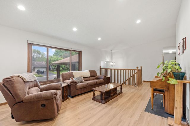 4382 Metcalf Drive, Eagan, MN 55122