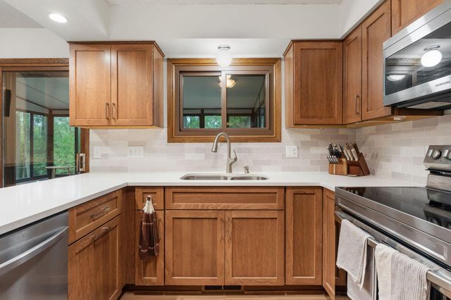 4382 Metcalf Drive, Eagan, MN 55122