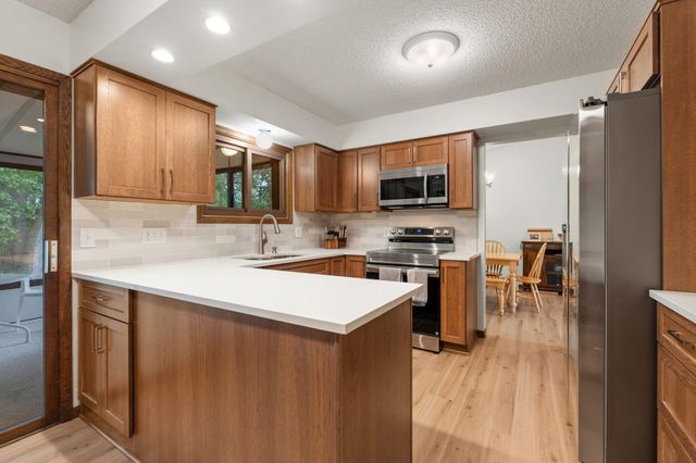 4382 Metcalf Drive, Eagan, MN 55122