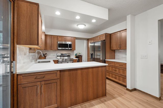 4382 Metcalf Drive, Eagan, MN 55122