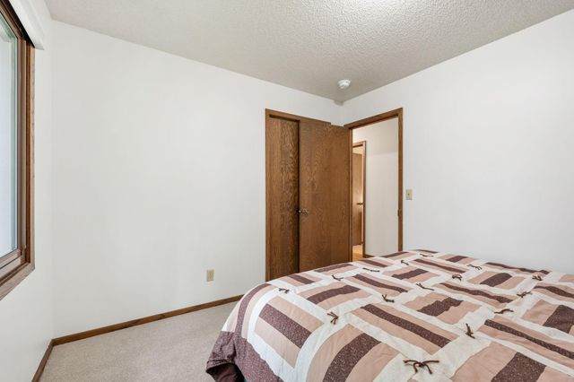 4382 Metcalf Drive, Eagan, MN 55122