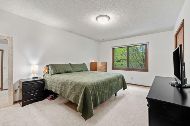 4382 Metcalf Drive, Eagan, MN 55122