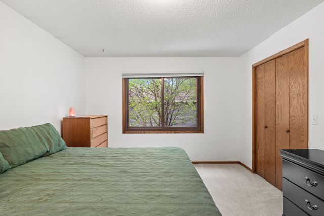 4382 Metcalf Drive, Eagan, MN 55122
