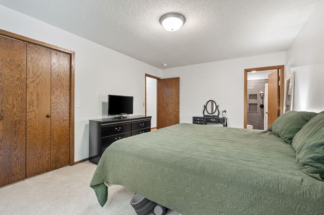 4382 Metcalf Drive, Eagan, MN 55122
