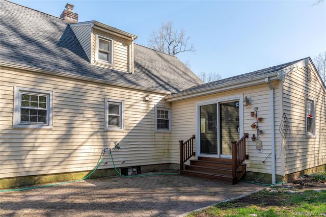 26 Dogwood Drive, Scarsdale, NY 10583
