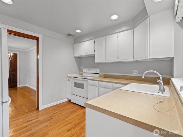 23206 84th Avenue W, Edmonds, WA 98026