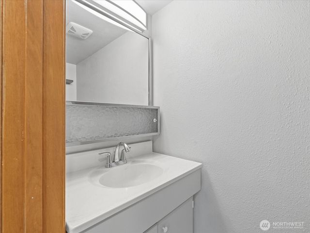 23206 84th Avenue W, Edmonds, WA 98026