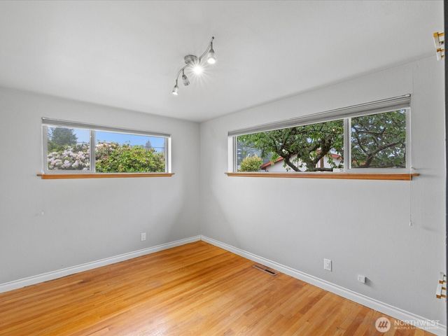 23206 84th Avenue W, Edmonds, WA 98026