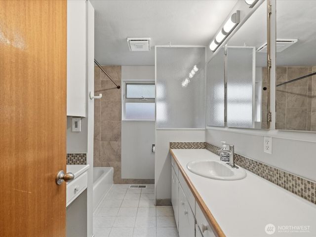 23206 84th Avenue W, Edmonds, WA 98026