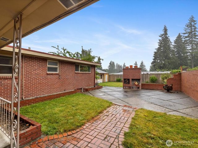 23206 84th Avenue W, Edmonds, WA 98026
