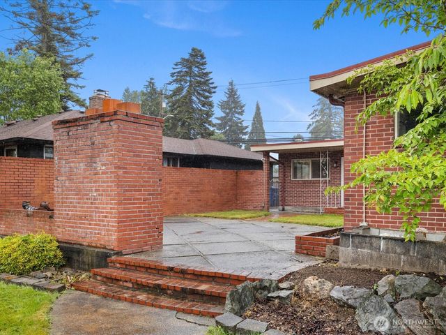 23206 84th Avenue W, Edmonds, WA 98026