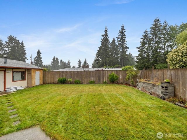 23206 84th Avenue W, Edmonds, WA 98026