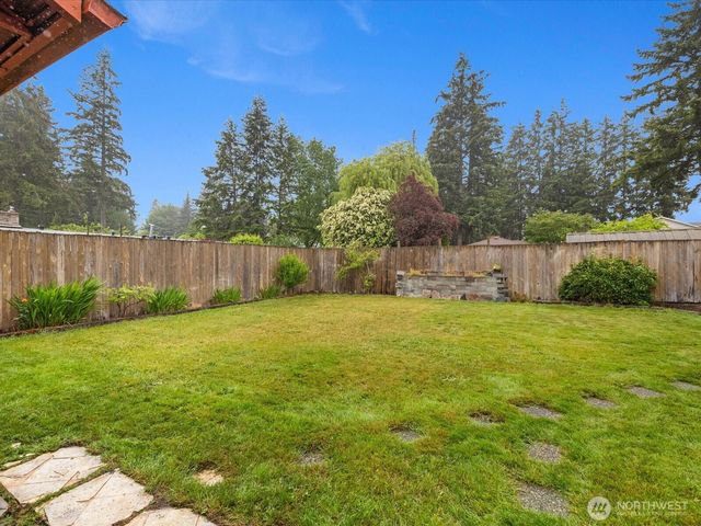 23206 84th Avenue W, Edmonds, WA 98026