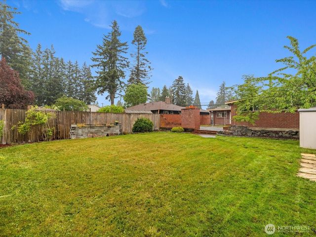 23206 84th Avenue W, Edmonds, WA 98026