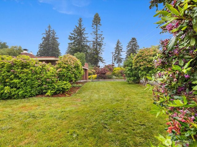 23206 84th Avenue W, Edmonds, WA 98026