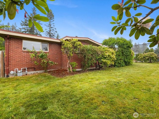 23206 84th Avenue W, Edmonds, WA 98026
