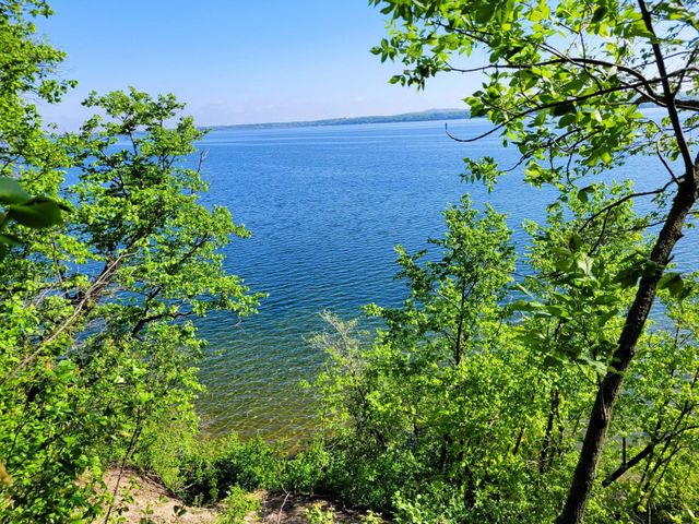 798 S Shore Drive, Detroit Lakes, MN 56501