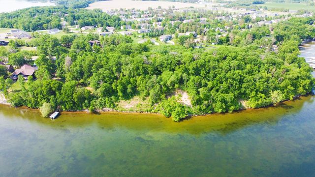 798 S Shore Drive, Detroit Lakes, MN 56501