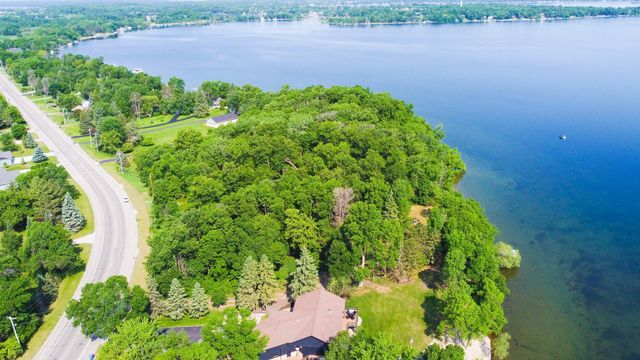 798 S Shore Drive, Detroit Lakes, MN 56501