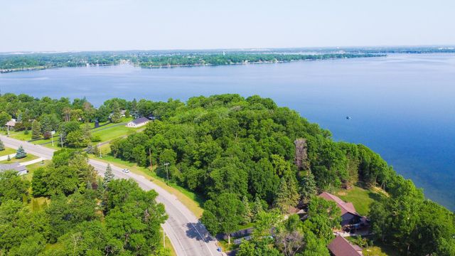 798 S Shore Drive, Detroit Lakes, MN 56501