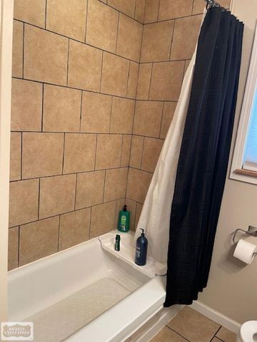 2661 W Utica Road, Utica, MI 48317