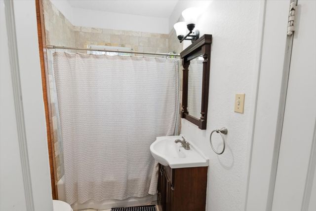 909 N 34th Street, Waco, TX 76710