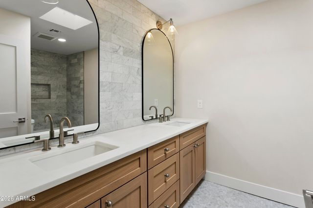 5602 E VOLTAIRE Avenue, Scottsdale, AZ 85254