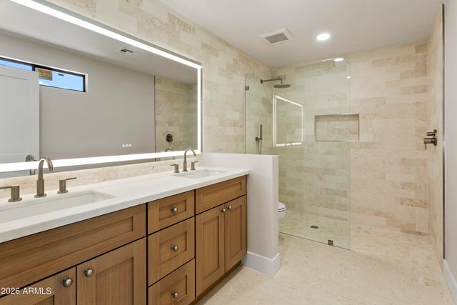 5602 E VOLTAIRE Avenue, Scottsdale, AZ 85254