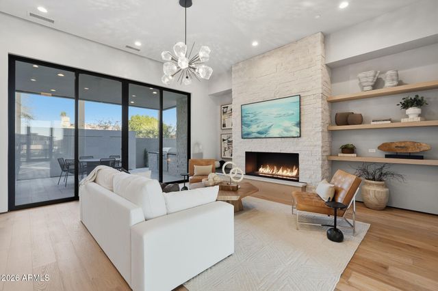 5137 N ASCENT Drive, Scottsdale, AZ 85251