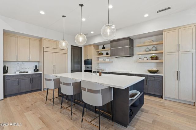 5137 N ASCENT Drive, Scottsdale, AZ 85251