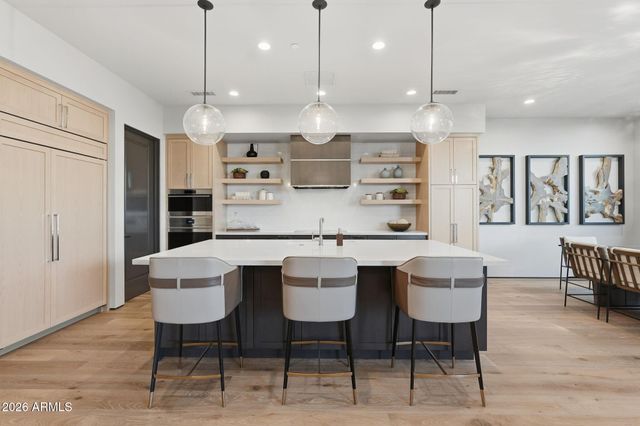 5137 N ASCENT Drive, Scottsdale, AZ 85251