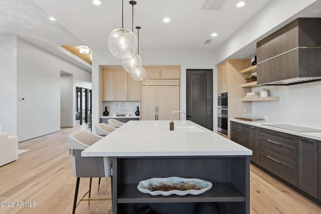 5137 N ASCENT Drive, Scottsdale, AZ 85251