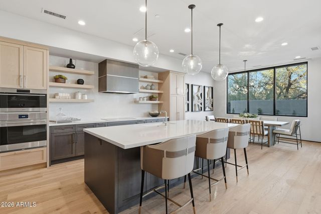 5137 N ASCENT Drive, Scottsdale, AZ 85251