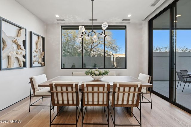 5137 N ASCENT Drive, Scottsdale, AZ 85251