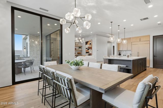 5137 N ASCENT Drive, Scottsdale, AZ 85251